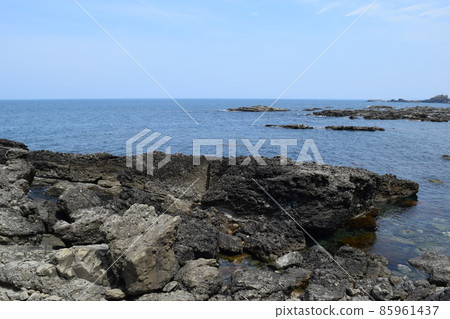 Rocky landscape on the Shonai coast Rocky landscape on the Shonai coast 85961437