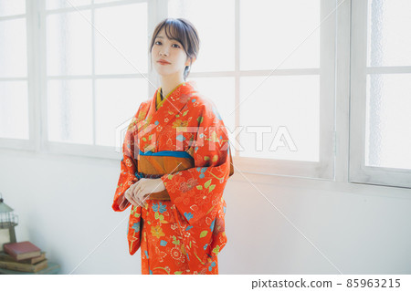 Female with red Komon Female with red Komon 85963215