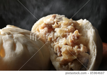 Hot steamed meat bun 85964687