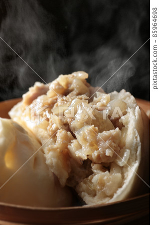 熱騰騰的肉包子 85964698