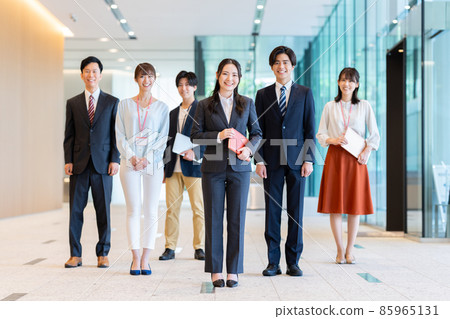 Young office staff shooting cooperation "LINK FOREST" Young office staff shooting cooperation "LINK FOREST" 85965131