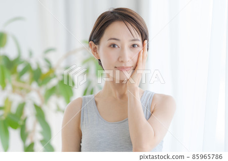 30多歲的女性,美女面前 30多歲的女性,美女面前 85965786