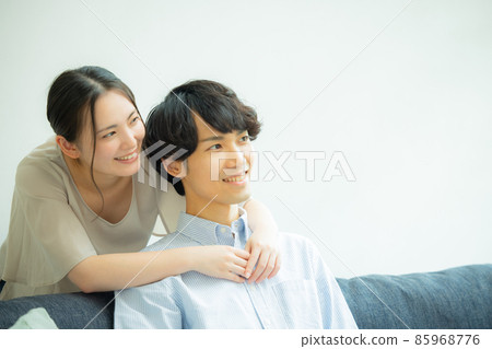 Couple living room 85968776