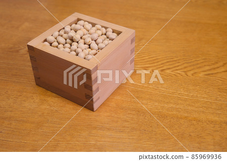 Beans in a box, soybeans, setsubun Beans in a box, soybeans, setsubun 85969936