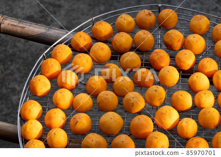 dried up persimmon under the sun dried up persimmon under the sun 85970701