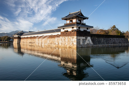 It is the scenery of the duck playing in the moat of the front gate of Hiroshima Castle. It is the scenery of the duck playing in the moat of the front gate of Hiroshima Castle. 85973658
