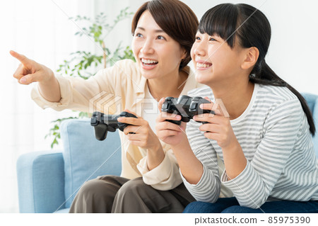 Parent-child family Family family Mother Mother Daughter Parent-child family Family family Mother Mother Daughter 85975390