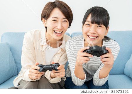 Parent-child family Family family Mother Mother Daughter 85975391