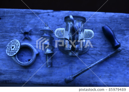 Manual meat grinder disassembled for cleaning 85979489
