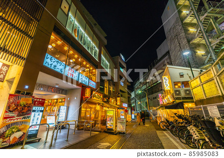 日本川崎市容俯瞰溝口站前的酒吧 = 1 月 20 日 日本川崎市容俯瞰溝口站前的酒吧 = 1 月 20 日 85985083