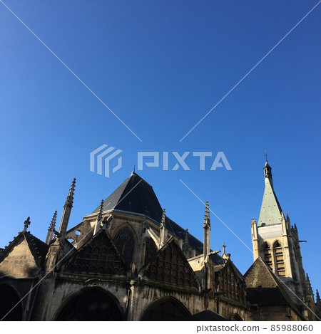 Saint Severin church in Paris, France in the blue sky 85988060