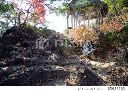 Beautiful autumn leaves of Mt. Horaiji_Tenguiwa Beautiful autumn leaves of Mt. Horaiji_Tenguiwa 85988563