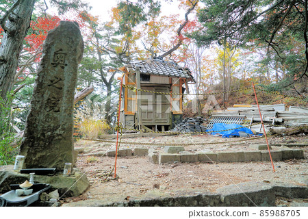 Beautiful autumn leaves of Mt. Horaiji_Okunoin 85988705