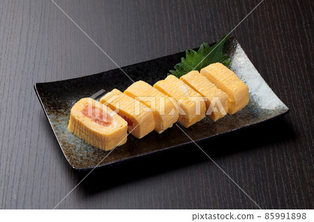 Rolled egg with mentaiko 85991898