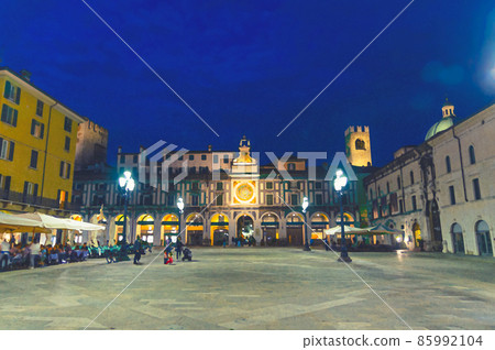 Watercolor drawing of Torre dell'Orologio tower Renaissance style building with astronomical clock, street lights in Piazza della Loggia Square, Brescia city Watercolor drawing of Torre dell'Orologio tower Renaissance style building with astronomical clock, street lights in Piazza della Loggia Square, Brescia city 85992104