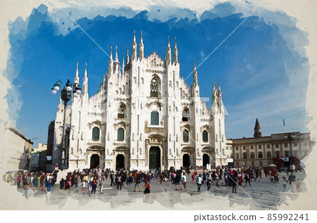 Watercolor drawing of Milan: Duomo di Milano cathedral with spires and crowd of people are walking on Piazza del Duomo 85992241