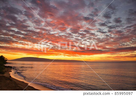 Maui Lahaina Sunset and Lanai 85995097