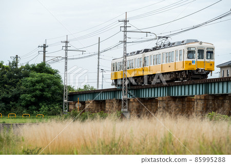 [Kotoden] 1080 type crossing the Kotogawa iron bridge 85995288