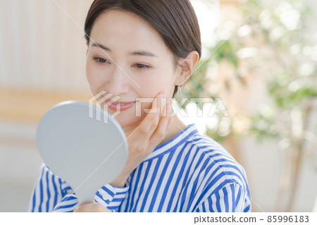 Women in their 30's beauty Women in their 30's beauty 85996183