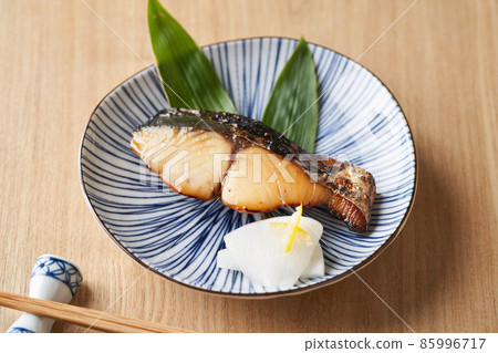 Grilled Spanish mackerel with miso Grilled Spanish mackerel with miso 85996717