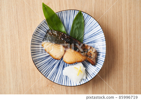 Grilled Spanish mackerel with miso Grilled Spanish mackerel with miso 85996719