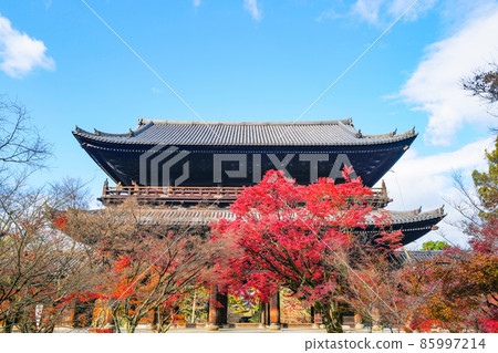Nanzenji Temple Sanmon in late autumn 85997214
