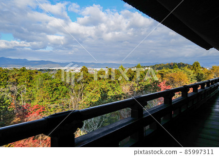 View from the top of the Sanmon Tower at Nanzenji Temple in late autumn 85997311
