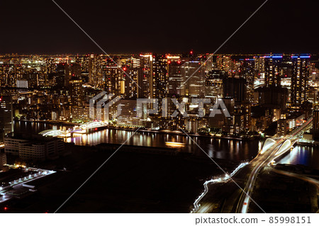 Night view of the Tsukiji area on the east side of Caretta Shiodome Night view of the Tsukiji area on the east side of Caretta Shiodome 85998151