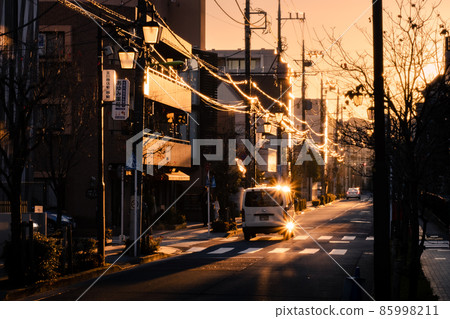 Dawn scenery of a residential area in Setagaya Ward, Tokyo Dawn scenery of a residential area in Setagaya Ward, Tokyo 85998211