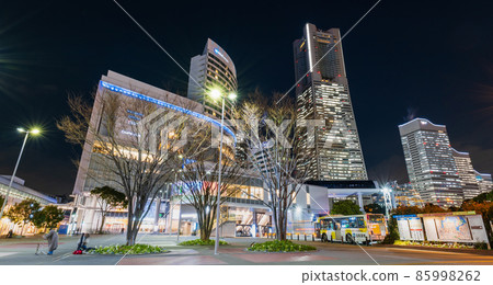橫濱櫻木町站前和港未來夜景 85998262