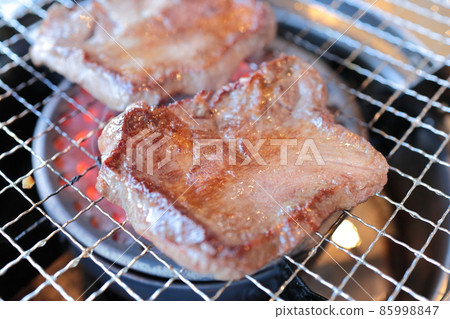 Kuroge Wagyu beef with beef tongue Kuroge Wagyu beef with beef tongue 85998847