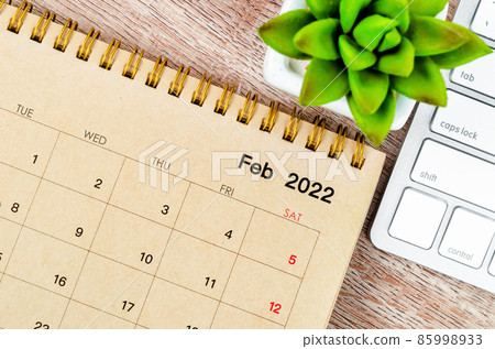 February 2022 desk calendar with keyboard computer February 2022 desk calendar with keyboard computer 85998933