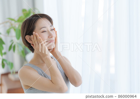 30多歲的美女美女 86000964