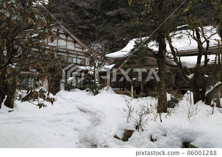 新年山寺散步·20（岐阜縣伊備郡伊備川町橫倉：橫倉寺涼海山） 86001288