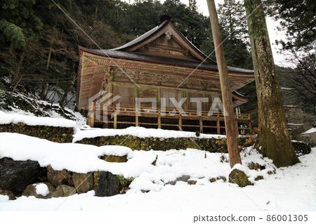 New Year's mountain temple walk 37 (Yokokura, Ibigawa-cho, Ibi-gun, Gifu Prefecture: Ryokaizan Yokokuraji) 86001305