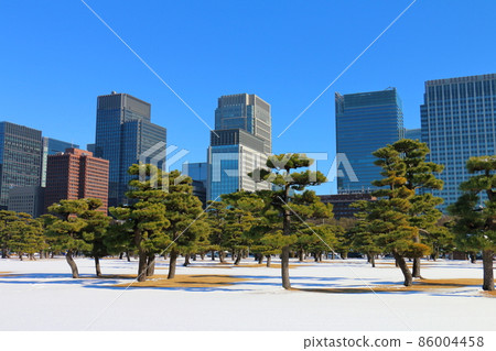 Otemachi Marunouchi Buildings seen from the Snow Imperial Palace Gaien, Marunouchi, Chiyoda-ku, Tokyo Otemachi Marunouchi Buildings seen from the Snow Imperial Palace Gaien, Marunouchi, Chiyoda-ku, Tokyo 86004458