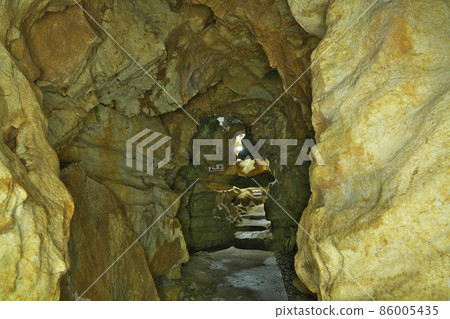 [Totsui Limestone Cave]和歌山縣日高區由良町Totsui 86005435