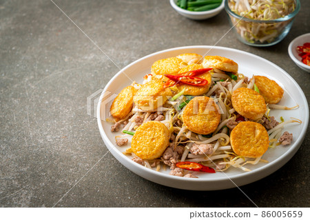 stir-fried bean sprout, egg tofu and minced pork 86005659