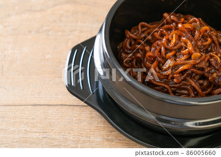 Korean black spaghetti or instant noodle with roasted chajung sauce 86005660