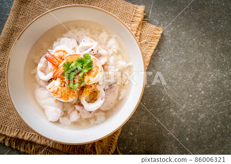 boiled rice soup with seafood boiled rice soup with seafood 86006321