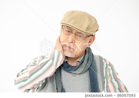 Senior male portrait worried Senior male portrait worried 86007093
