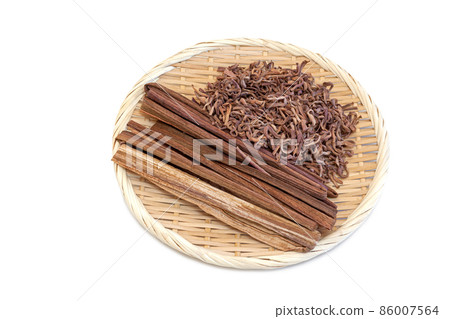 Potatoes in a colander [Material for leaflets] 86007564