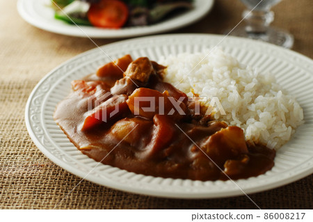 豬肉咖哩和什錦葉沙拉 豬肉咖哩和什錦葉沙拉 86008217