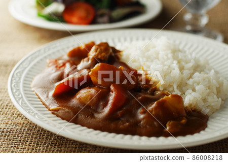 豬肉咖哩和什錦葉沙拉 86008218