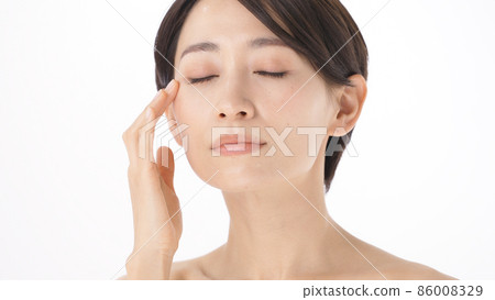 Beauty image, middle female 86008329