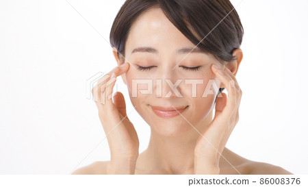 Beauty image, middle female 86008376