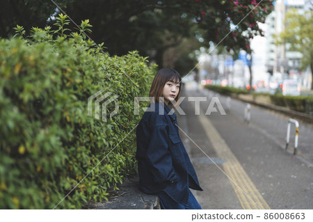 城市中的休閒女人 城市中的休閒女人 86008663