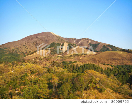 從溫泉看到的懷塔山 86009763