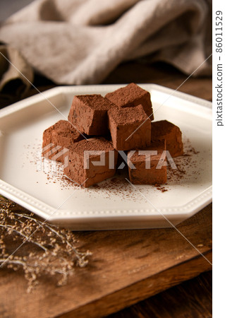 raw chocolate 86011529