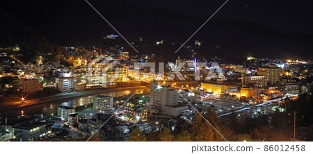 下呂溫泉小鎮夜景【日本三大名泉】 86012458